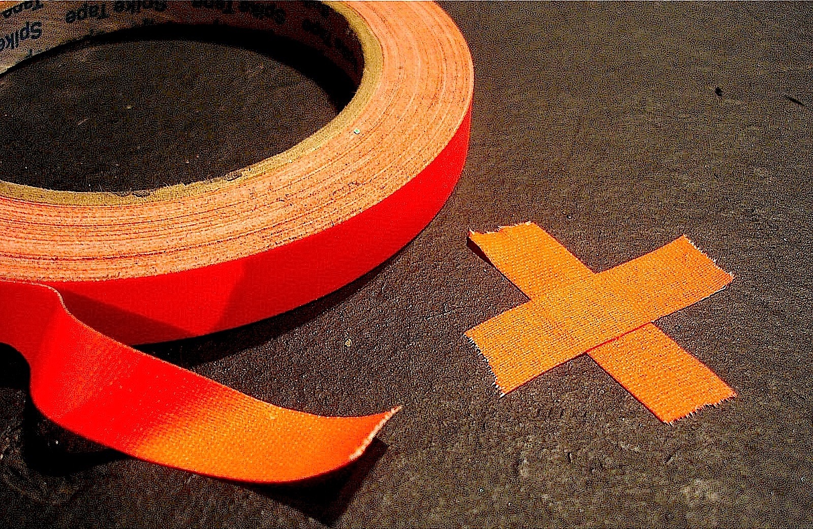 Los 4 beneficios de la cinta adhesiva de colores - Improtec